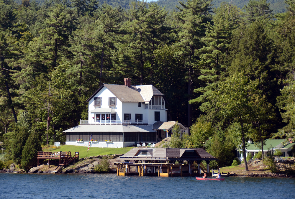 Designing a Luxury Lakefront Home at Smith Mountain Lake: What to Know Before You Build